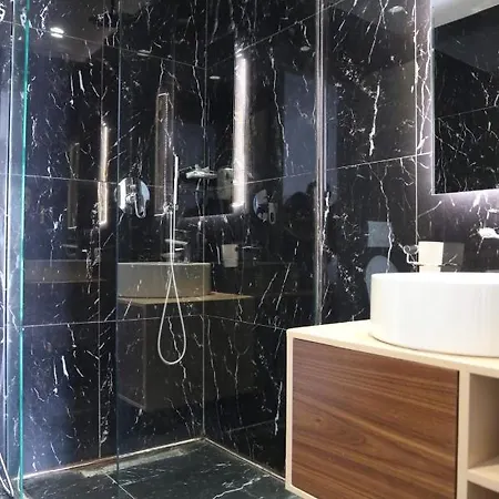 Adria Palace & 4* Shkallnur