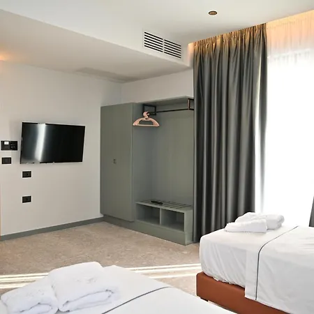 Hotel Adria Palace & Shkallnur