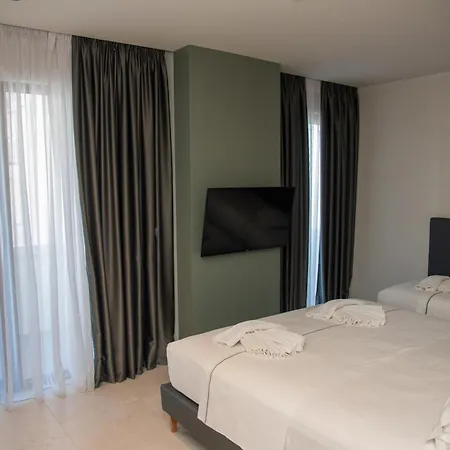 Adria Palace & 4*