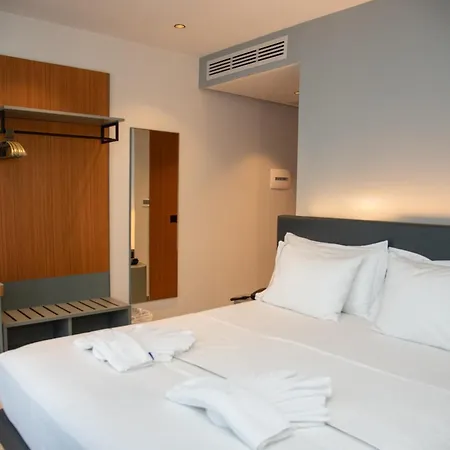 Adria Palace & 4*