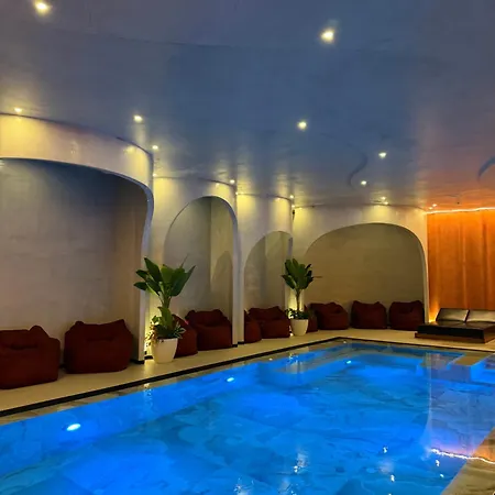 Adria Palace & 4* Škalngur
