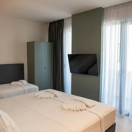 Adria Palace فندق 4*