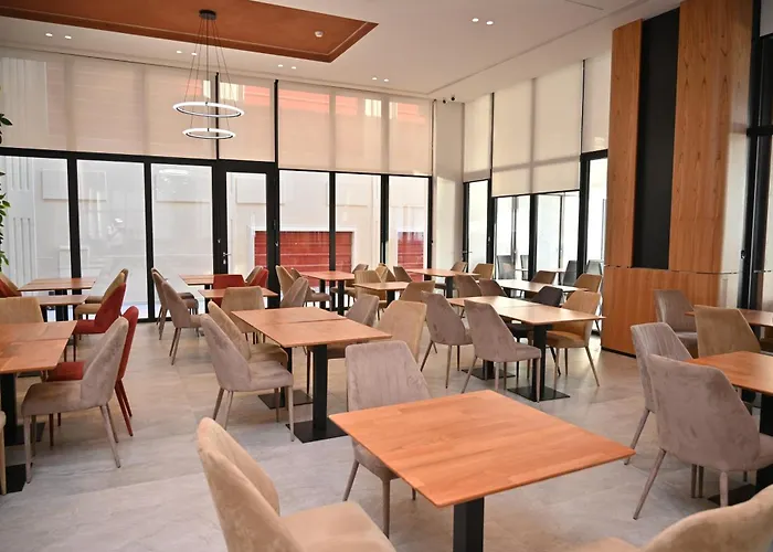 Adria Palace & 4* Škalngur